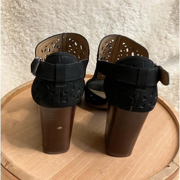 Franco Sarto Black Lace Block Heel Velvety Size 9 - Picture 3 of 9